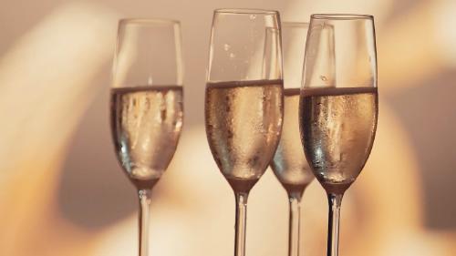 2024071110160342394 2024071110160342394