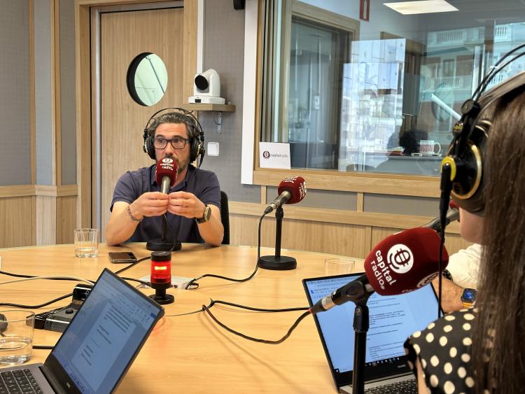 Abraham Pasamar (INCIDE) y Mónica Valle, colaboradora de Ciberafterwork Abraham Pasamar (INCIDE) y Mónica Valle, colaboradora de Ciberafterwork