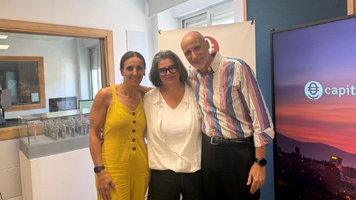 Isábe López Rivadulla, directora de Marketing y Comunicación de Signus Ecovalor; Silvia Oviaño, directora artística del Festival Mar de Mares; y Chimo Ortega, director de Movilidad sobre Ruedas en Capital Radio. Isábe López Rivadulla, directora de Marketing y Comunicación de Signus Ecovalor; Silvia Oviaño, directora artística del Festival Mar de Mares; y Chimo Ortega, director de Movilidad sobre Ruedas en Capital Radio.