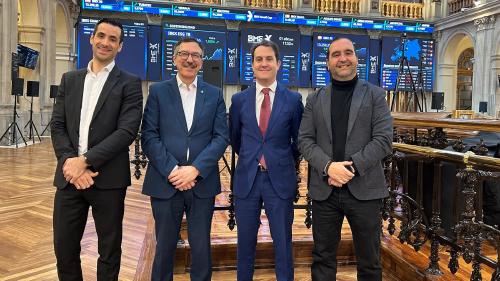 Carlos Moreno, director de Ventas Iberia de Columbia Threadneedle Investments; Diego Santo Domingo, gestor del Fondo Renta 4 Megatendencias Tecnología; y Ricardo Pérez, profesor de IE Business School. Carlos Moreno, director de Ventas Iberia de Columbia Threadneedle Investments; Diego Santo Domingo, gestor del Fondo Renta 4 Megatendencias Tecnología; y Ricardo Pérez, profesor de IE Business School.