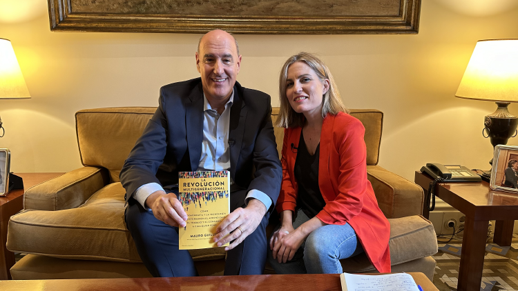 El sociólogo Mauro Guillén durante la entrevista con Laura Blanco El sociólogo Mauro Guillén durante la entrevista con Laura Blanco