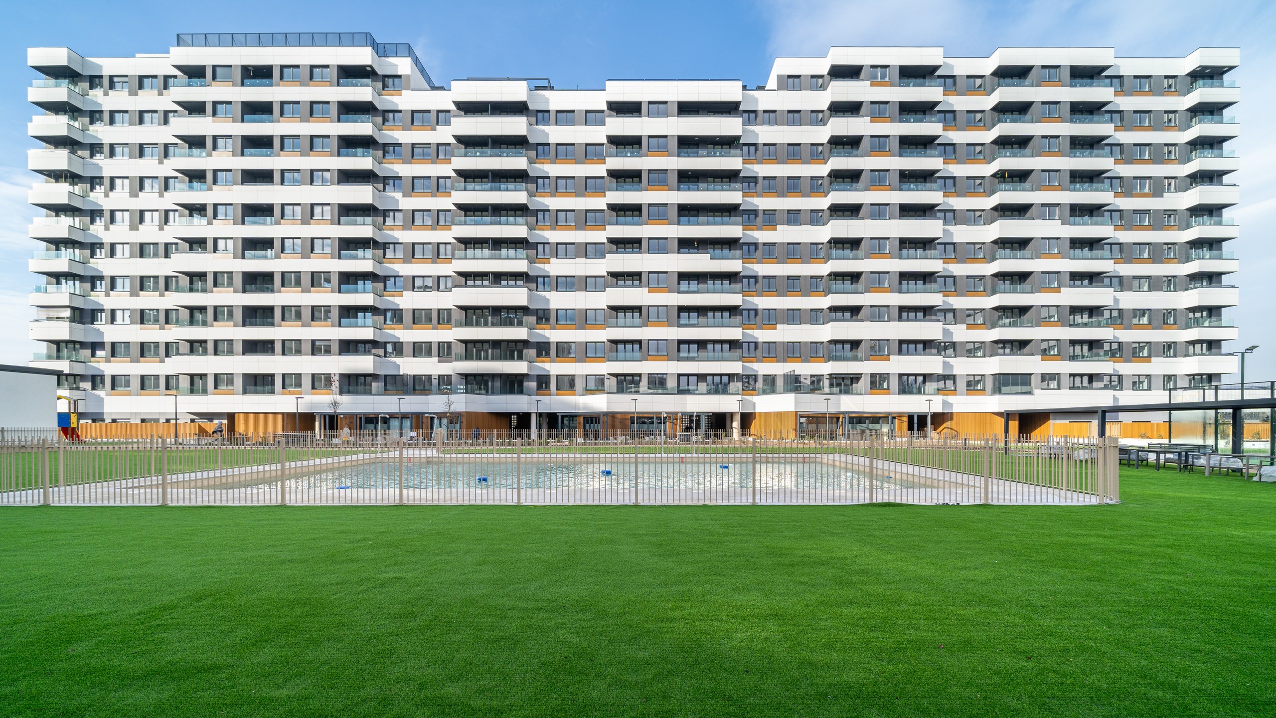 ValdebebasBTR_VA2_ext_by_VictordelaFuente_A 1_resized ValdebebasBTR_VA2_ext_by_VictordelaFuente_A 1_resized