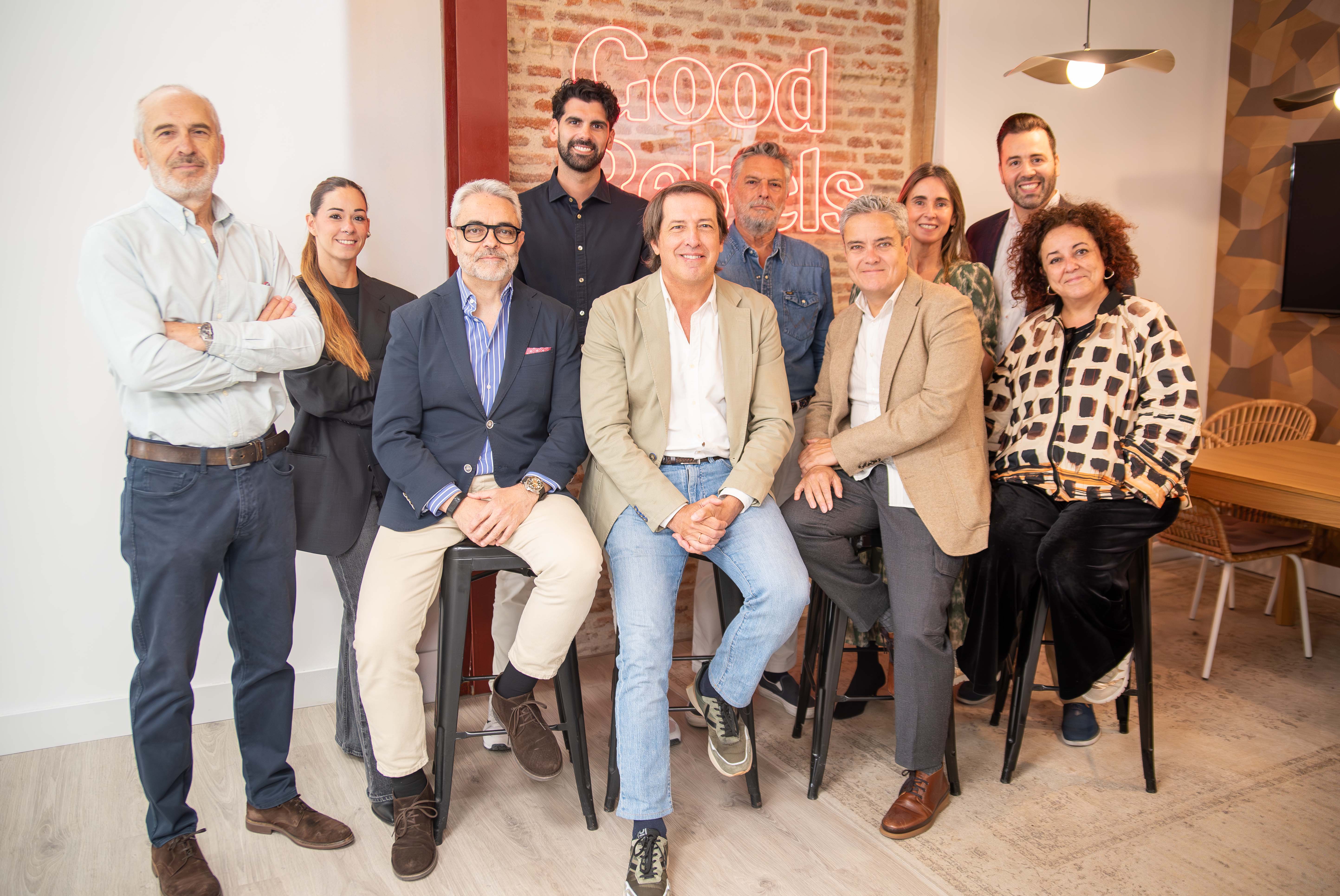 Foto familia Good Rebels &amp; Asesores