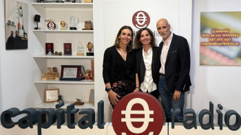 Isabel López Rivadulla, directora de Comunicación de Signus Ecovalor; Teresa Zamora, directora de Comunicación y Marketing de Ilunion Hotels; y Chimo Ortega, director de Movilidad sobre Ruedas en Capital Radio. Isabel López Rivadulla, directora de Comunicación de Signus Ecovalor; Teresa Zamora, directora de Comunicación y Marketing de Ilunion Hotels; y Chimo Ortega, director de Movilidad sobre Ruedas en Capital Radio.