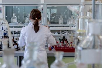 laboratory-2815641__480