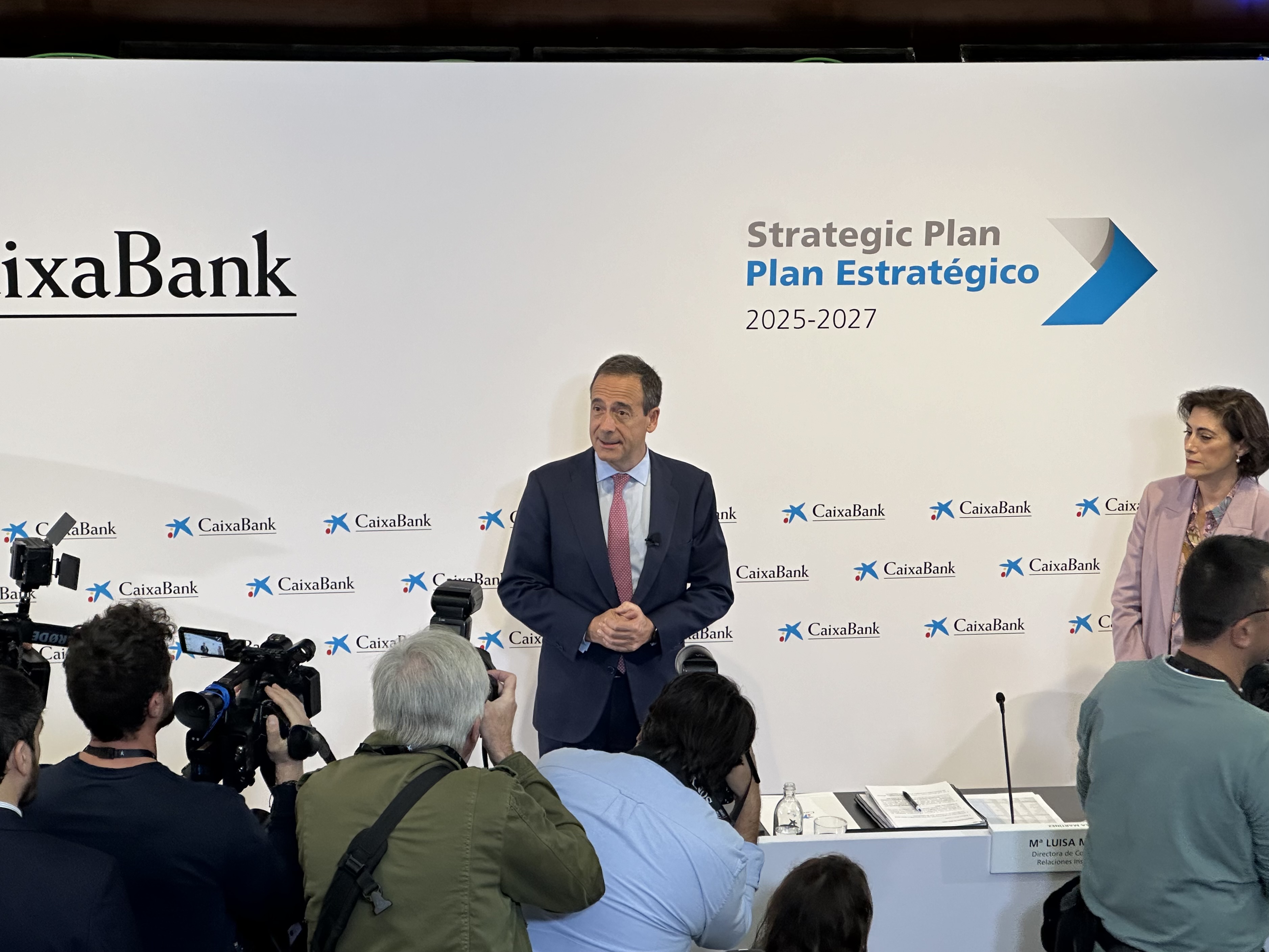 Gonzalo Gortázar, CEO de Caixabank en la presentación de Plan estratégicos 2025 2027