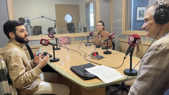 Guillem Ferrer (Bitlab) y Gloria Hernández Aler (finReg360) con Carlos Puig Sagi Vela Guillem Ferrer (Bitlab) y Gloria Hernández Aler (finReg360) con Carlos Puig Sagi Vela