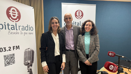 Isabel López Rivadulla, directora de Comunicación de Signus Ecovalor; Chimo Ortega, director de Movilidad sobre Ruedas en Capital Radio; y María García de la Fuente, presidenta de APIA. Isabel López Rivadulla, directora de Comunicación de Signus Ecovalor; Chimo Ortega, director de Movilidad sobre Ruedas en Capital Radio; y María García de la Fuente, presidenta de APIA.