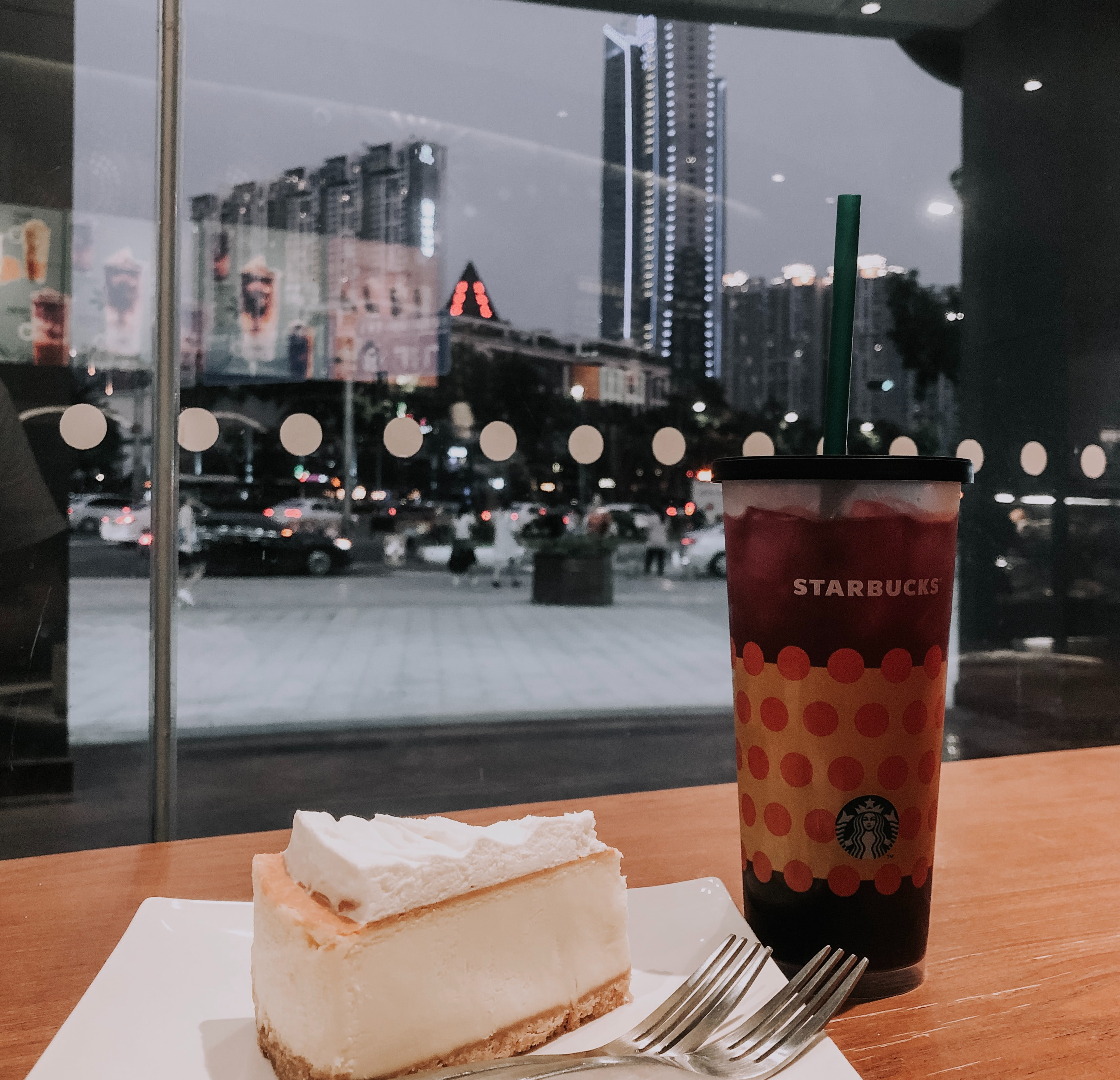 Starbucks en Guangzhou, China Photo by Irina Pereyaslova on Unsplash