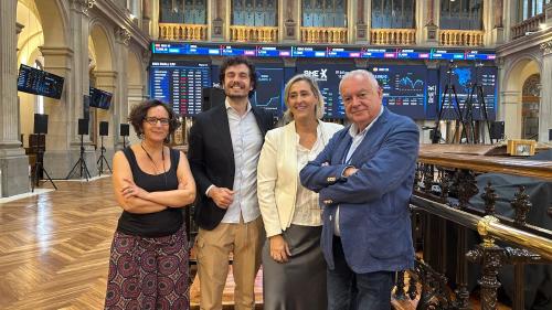 Inés Sagrario, CEO de Ekonoke; Ignacio Azorín, director general de Estrategia Digital de la Comunidad de Madrid; Nuria Ávalos, directora general de IndesIA; y José Joaquín Flechoso. Inés Sagrario, CEO de Ekonoke; Ignacio Azorín, director general de Estrategia Digital de la Comunidad de Madrid; Nuria Ávalos, directora general de IndesIA; y José Joaquín Flechoso.