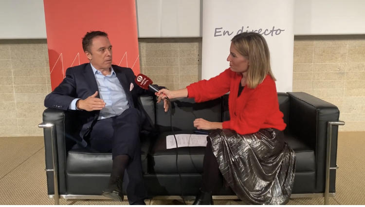 David Soto, director general de Kyndryl España y Portugal, con Laura Blanco David Soto, director general de Kyndryl España y Portugal, con Laura Blanco