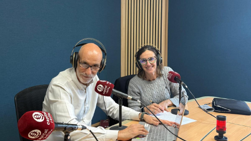 Chimo Ortega, director de Movilidad sobre Ruedas en Capital Radio; e Isabel López Rivadulla, directora de Comunicación en Signus Ecovalor. Chimo Ortega, director de Movilidad sobre Ruedas en Capital Radio; e Isabel López Rivadulla, directora de Comunicación en Signus Ecovalor.