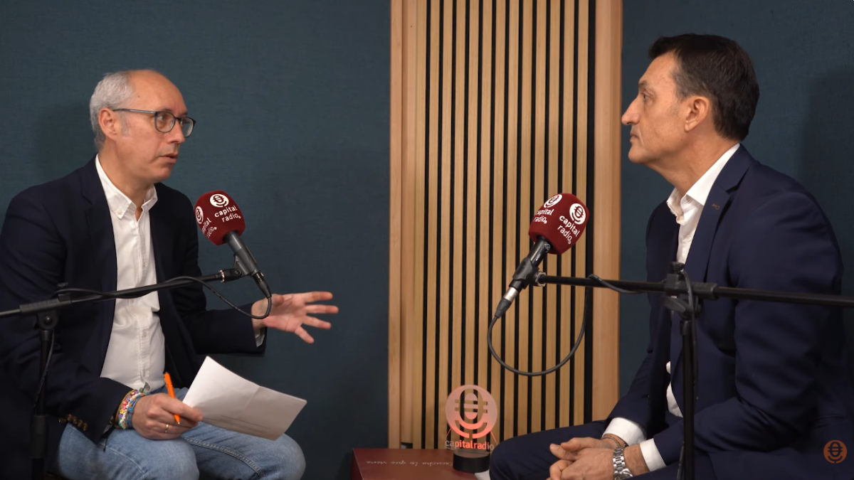 Eduardo Castillo, director de Afterwork y CiberAfterwork en Capital Radio; y Acacio Martín, VP de Fortinet en Iberia.