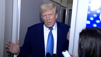 Donald Trump en declaraciones a los periodistas el 6 de abril de 2025 Donald Trump en declaraciones a los periodistas el 6 de abril de 2025