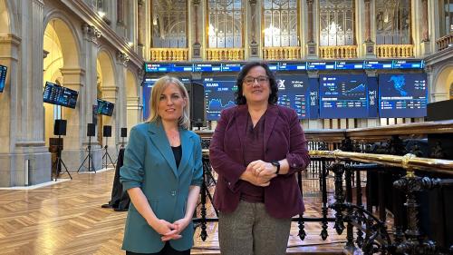 Laura Blanco, directora de Contenidos de Capital Radio; y Sol Hurtado de Mendoza, directora general de BNP Paribas AM en España y Portugal. Laura Blanco, directora de Contenidos de Capital Radio; y Sol Hurtado de Mendoza, directora general de BNP Paribas AM en España y Portugal.