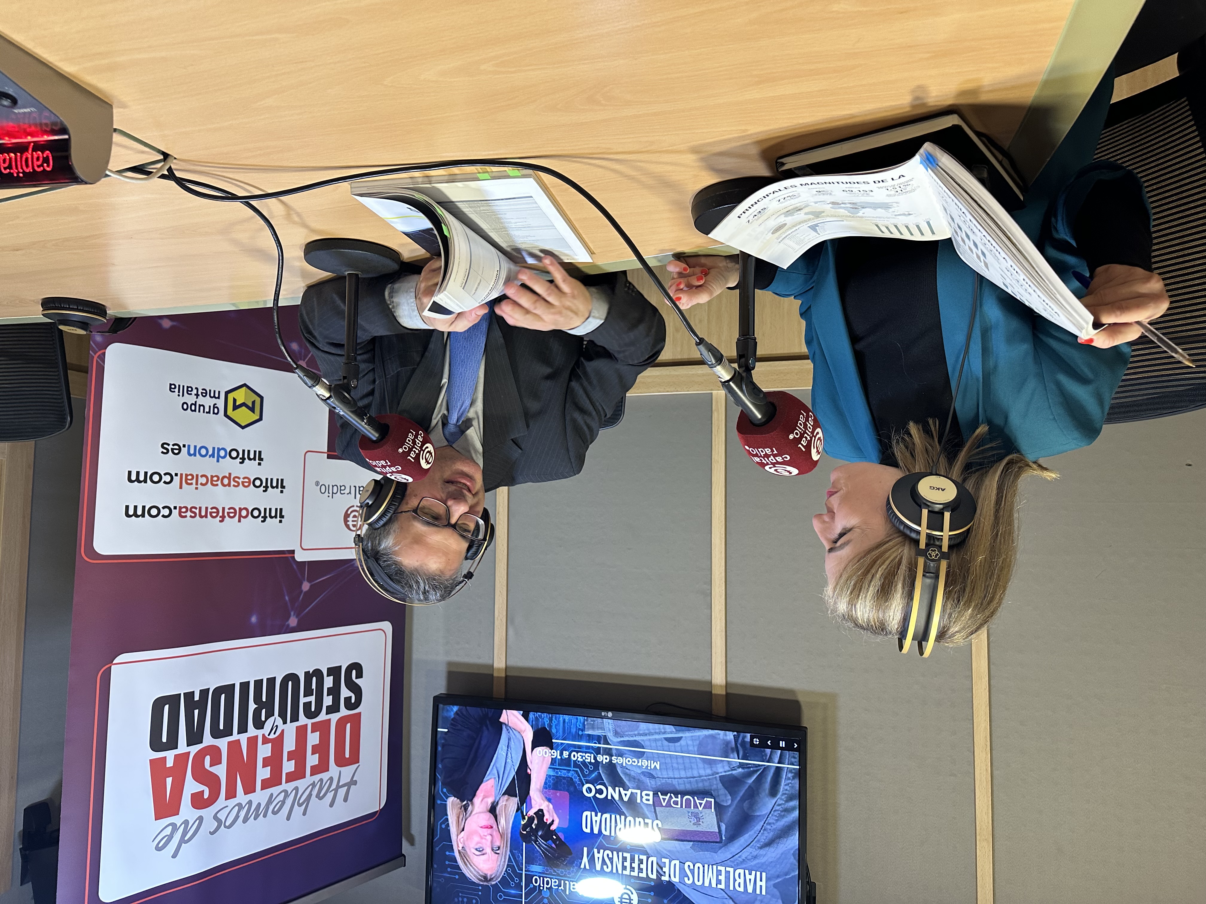 Ginés Soriano, editor del anuario de Infodefensa (durante la entrevista) Ginés Soriano, editor del anuario de Infodefensa (durante la entrevista)