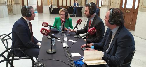 a5e546c5 b6d1 404b bbc6 305b9f567385 a5e546c5 b6d1 404b bbc6 305b9f567385