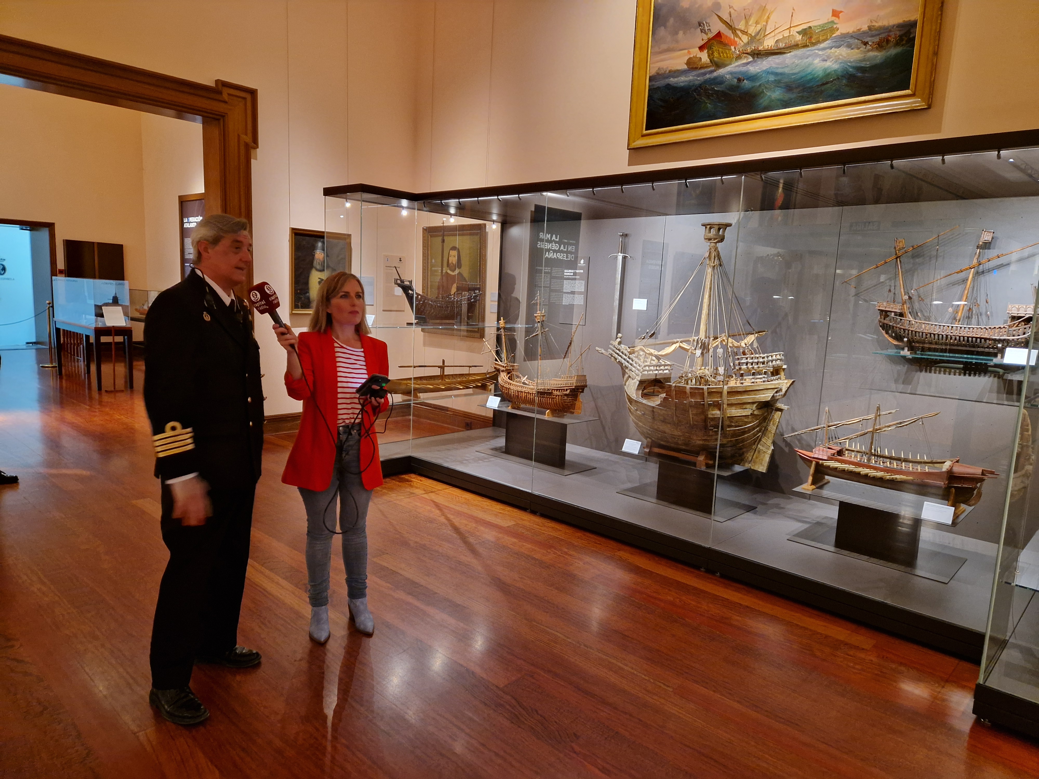 El Capitán de Navío Luis Gómez de Olea Ruiz de Bucesta durante la entrevista en el Museo Naval