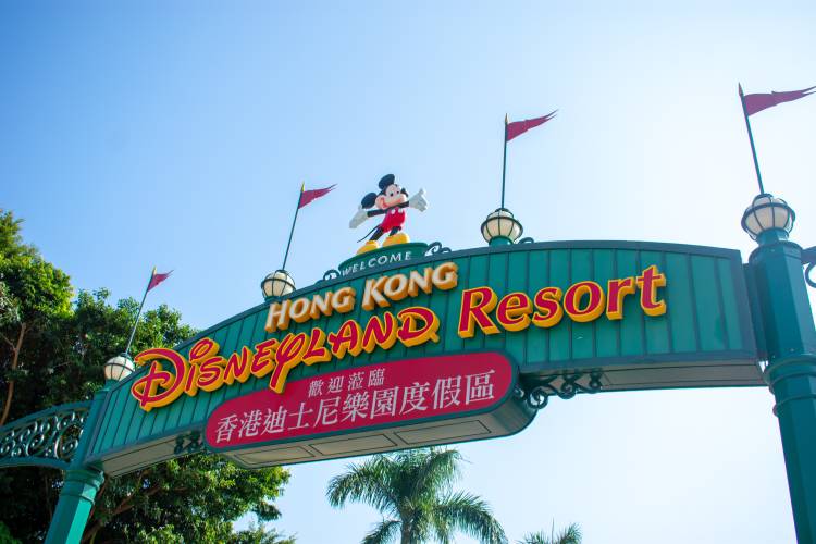 Disney y Hong Kong Photo by Kon Karampelas on Unsplash Disney y Hong Kong Photo by Kon Karampelas on Unsplash
