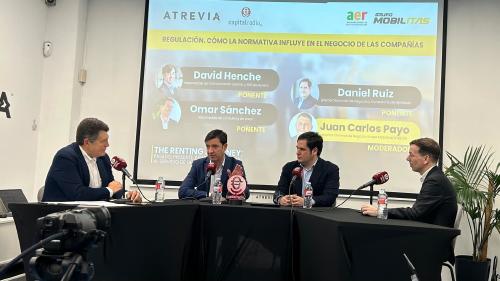 Representantes de Ayvens, Alphabet y Arval debaten sobre regulación, electrificación y los retos del sector en un entorno cambiante. Representantes de Ayvens, Alphabet y Arval debaten sobre regulación, electrificación y los retos del sector en un entorno cambiante.