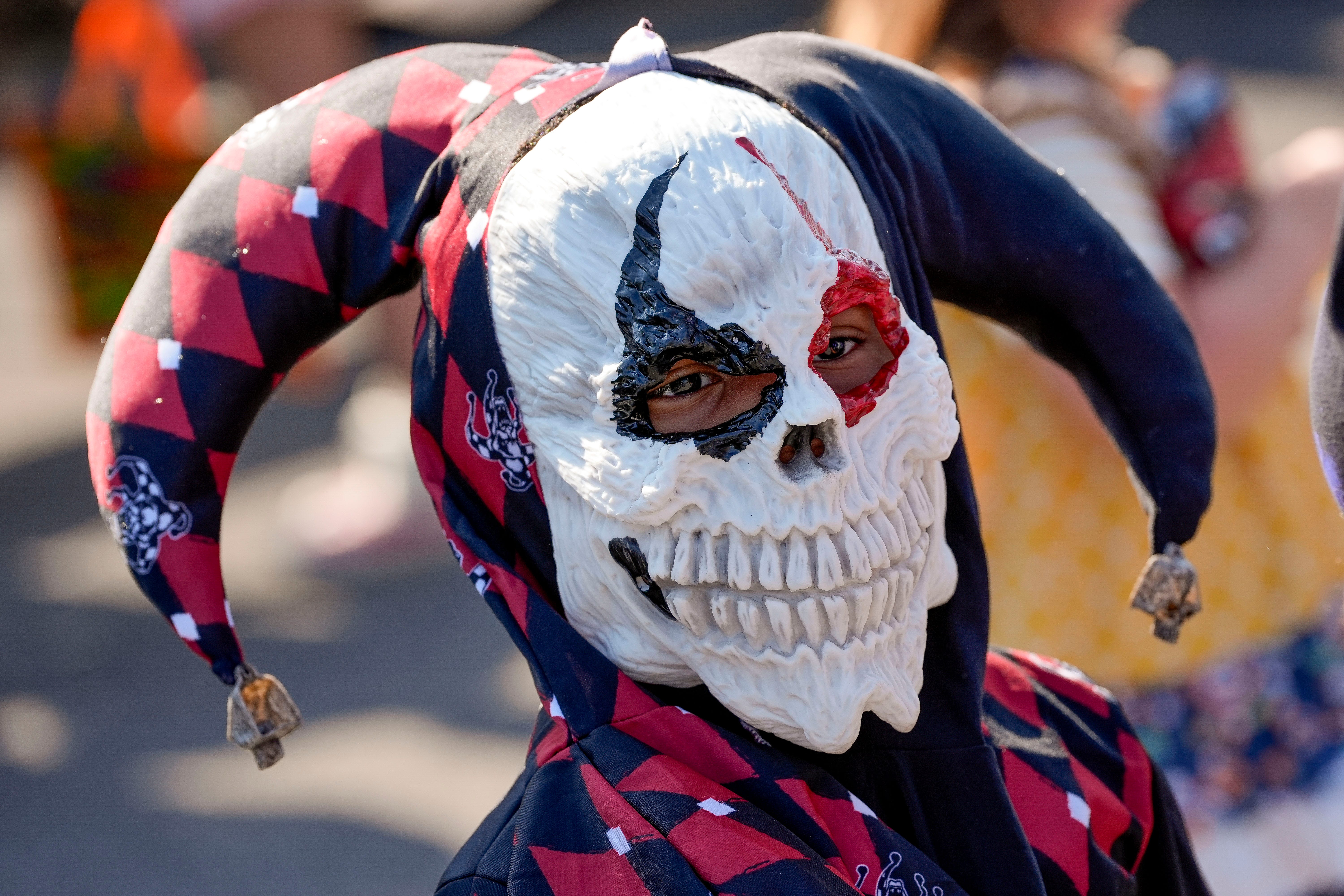 Disfraz de buzón en fiesta de Halloween en Sokol Park