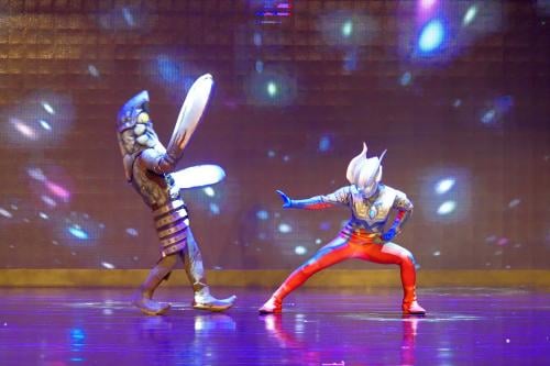 Momento de la obra de teatro Ultraman en China