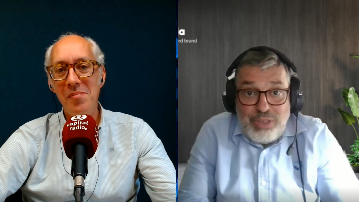 Eduardo Castillo, director de Afterwork y Ciberafterwork en Capital Radio; y Herv&eacute; Lambert, Global Consumer Operations Manager de Panda Security.